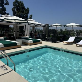 Chamberlain West Hollywood - Rooftop pool with a view, bar, lounge chairs and cabanas - Hotels Near Me - West Hollywood, California Chamberlain West Hollywood - Rooftop pool with a view, bar, lounge chairs and cabanas - Hotels Near Me - West Hollywood, California