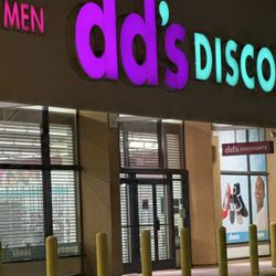 dd's DISCOUNTS - Hahahaha, change the store manager and close at the time you set.