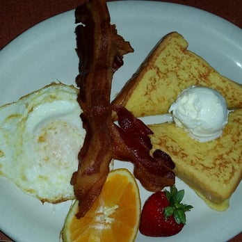 Margie's Diner - This is the lighter fare, wonderful basic.  The bacon is crispy and the egg cooked perfectly. - Diners Near Me - Paso Robles, California