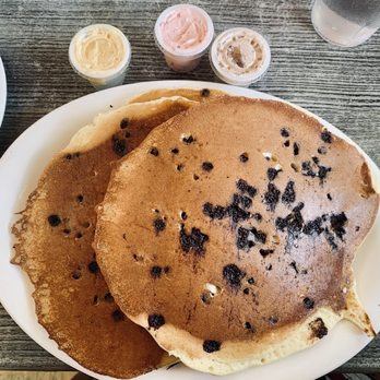 Tom's - Diners Near Me - Brooklyn, New York