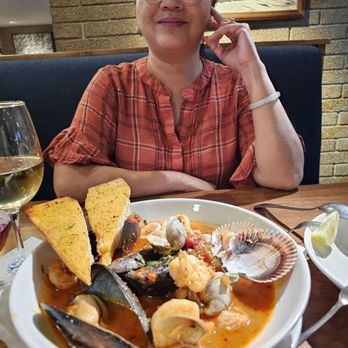 Bluewater Grill - Ciappino excellent, ample seafood. Fried clams good. Miles is very informative and willing to  make your time enjoyable. - Seafood Near Me - Phoenix, Arizona