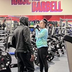 Crunch Fitness - Lancaster PA - Working out ‍