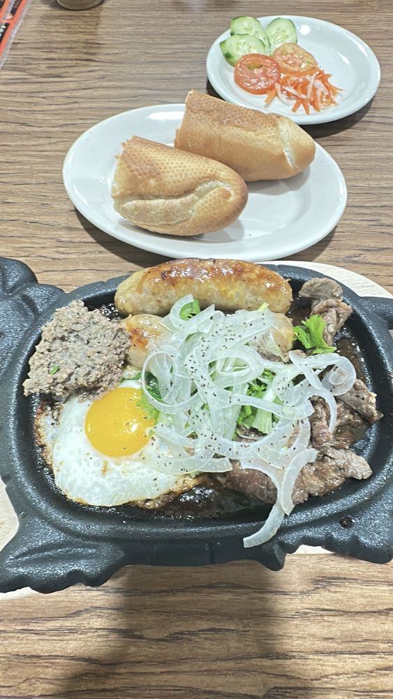 Saigonese Baguette & Cafe Logo