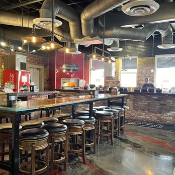 Broadway 830 - Pizza Near Me - Uvalde, Texas