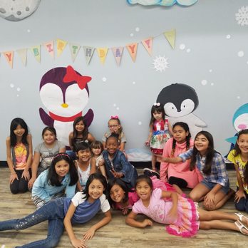 Palette Station - The birthday girl and her 15 guests - Art Classes Near Me - Santa Ana, California Palette Station - The birthday girl and her 15 guests - Art Classes Near Me - Santa Ana, California