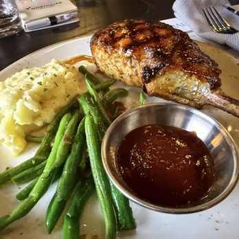 Harry & Izzy's - Pork chop, potatoes, green beans - Seafood Near Me - Phoenix, Arizona Harry & Izzy's - Pork chop, potatoes, green beans - Seafood Near Me - Phoenix, Arizona