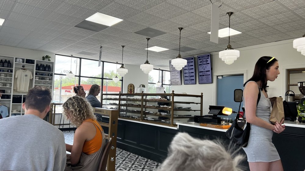Parlor Doughnuts Logo