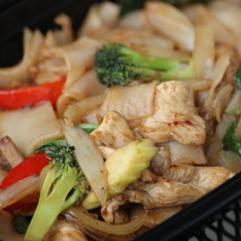 Nou Thai Restaurant - chicken and vegetables - Thai Near Me - Olympia, Washington