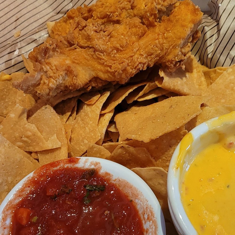 Cheddar's Scratch Kitchen - Chips, Homemade Queso, Cheddar's Trio Sampler - Comfort Food Near Me - Selma, Texas