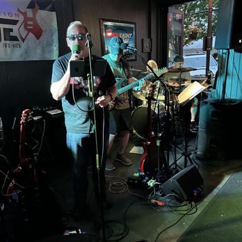 Syd's - Band - Dive Bars Near Me - Noblesville, Indiana