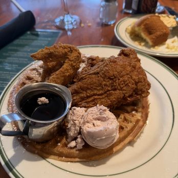 Fixins Soul Kitchen  - Chicken and waffle - Soul Food Near Me - Los Angeles, California