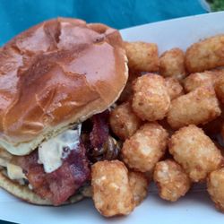 Beachin' Eats Food Truck & Catering - Just rocked out with a great smash burger, my honey had the blackened tots!