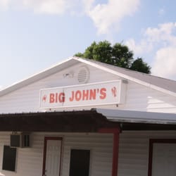 Big John's Seafood Patio - Hard to see the sign above the awning