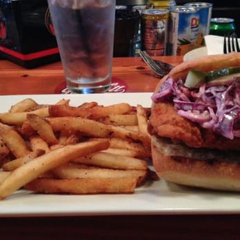 Chomp Kitchen & Drinks - Fried chicken sandwich awesomeness - American Near Me - Warren, Rhode Island