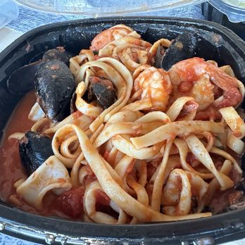 Marias Pizzeria - Pizza Near Me - Ocean Isle Beach, North Carolina