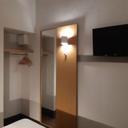 B&B Hôtel Morlaix - La télévision