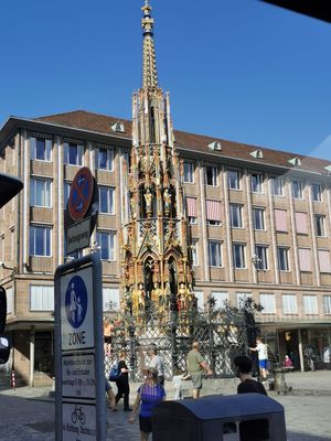 Schöner Brunnen by null