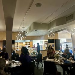 The Dining Lab At Monroe College - Dining area