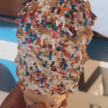 Long Beach Dairy Maid - Kiddie soft serve with crunch coat - Ice Cream & Frozen Yogurt Near Me - Gloucester, Massachusetts