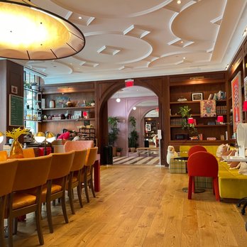 Funny Library - Lounge area - Coffee & Tea Near Me - New Orleans, Louisiana