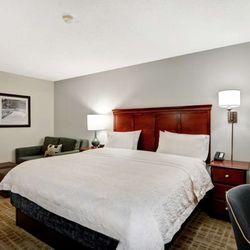 Hampton Inn Beckley - Guest room