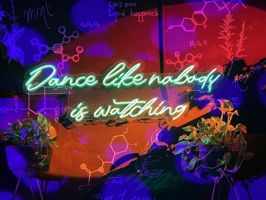 Dalton Gin Bar by null