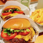 シェイクシャック 二子玉川店 - Updated December 2025 - 16 Photos