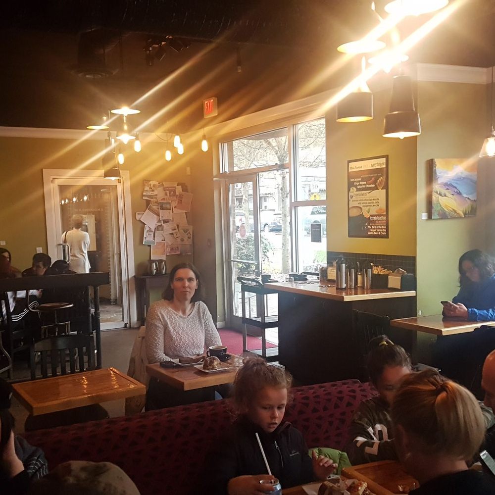 Caffé Divano - Seating - Coffee & Tea Near Me - Port Moody, British Columbia