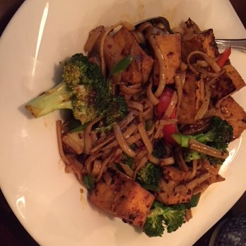 Ming's Asian Kitchen - drunken noodles and tofu - Asian Fusion Near Me - Marietta, Georgia
