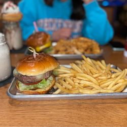 B-Lux Grill & Bar