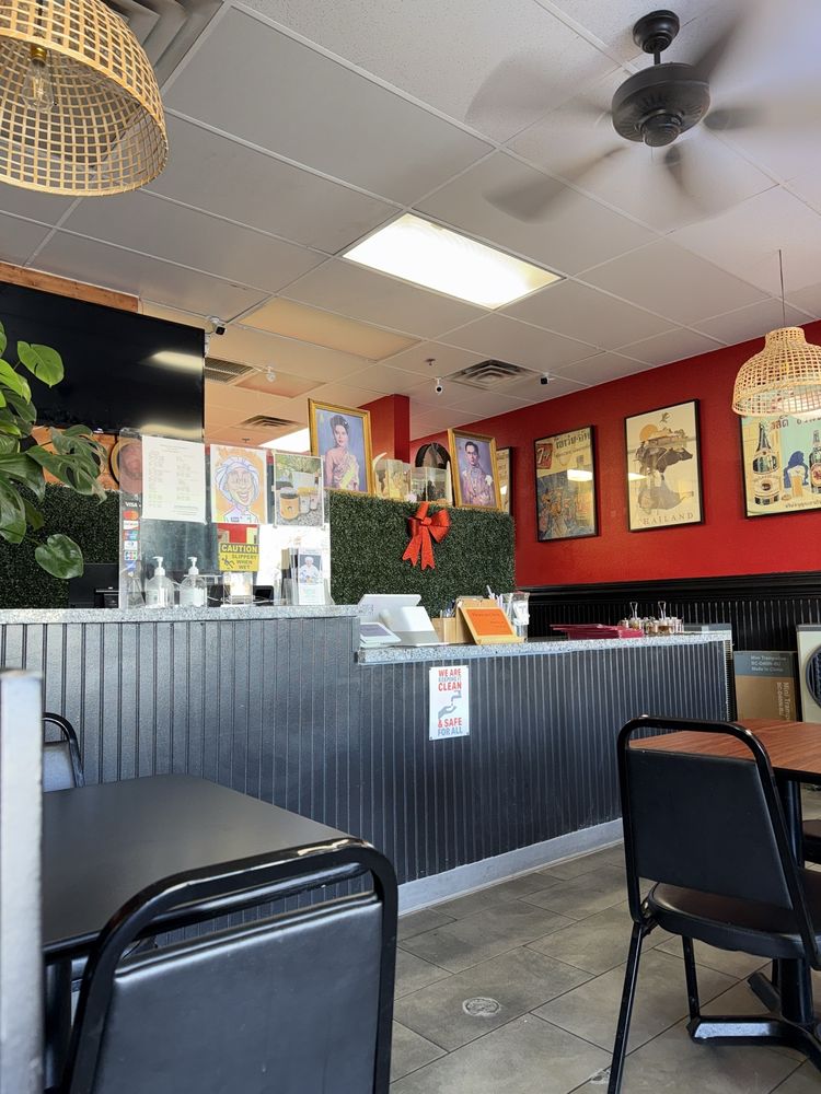 Mama Pam Real Thai Food - Photo 2