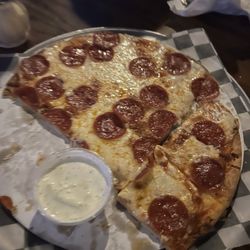 Tj Mulligans Hwy 64 - Pepperoni pizza