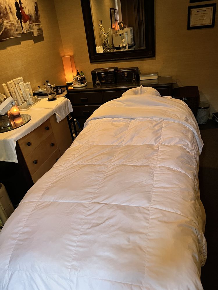 Sohaila Skincare Logo