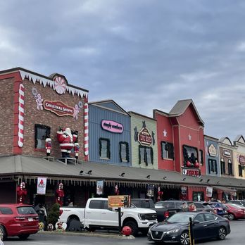 Three Bears General Store - Storefront - Department Stores Near Me - Pigeon Forge, Tennessee