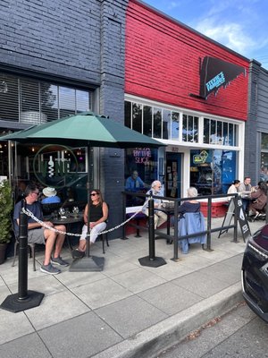 Stevie's Famous Burien by null