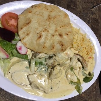 El Salvadoreño - Chicken, bell peppers and onions and cream. - Salvadoran Near Me - Overland Park, Kansas El Salvadoreño - Chicken, bell peppers and onions and cream. - Salvadoran Near Me - Overland Park, Kansas