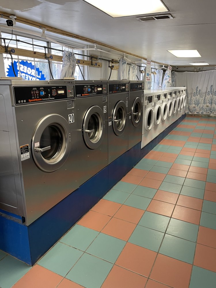 FRANKLIN LAUNDROMAT Updated October 2024 27 Photos 100 Akin Ave