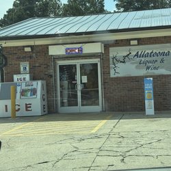 Bartow County Used Appliances - This appliance store is closed and now a corner liquor store.