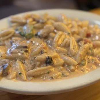 Rich & Charlie's - Pasta con broccoli - Italian Near Me - Chesterfield, Missouri Rich & Charlie's - Pasta con broccoli - Italian Near Me - Chesterfield, Missouri