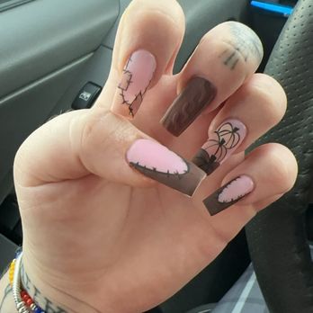 The Nail Lounge - Nail Salons Near Me - Brandon, Florida