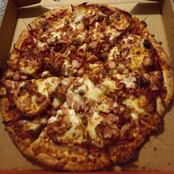 Il Amalfi - Meat lovers with a tomato sauce add to it instead of BBQ sauce.