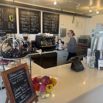 Housewife - Bar area - Breakfast & Brunch Near Me - Grandview, Missouri Housewife - Bar area - Breakfast & Brunch Near Me - Grandview, Missouri