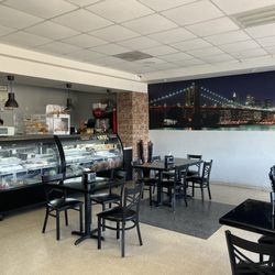 New York Deli Cuisine - Comedor