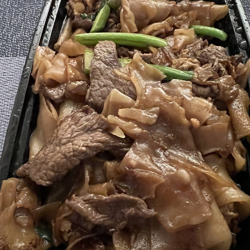 Ma Kin - Pad See Ew - Thai Near Me - Middle Village, New York Ma Kin - Pad See Ew - Thai Near Me - Middle Village, New York