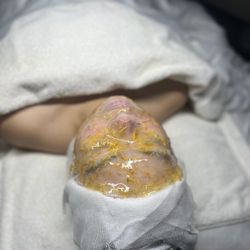 San Francisco Esthetics - "Quenching my skin's thirst" - Highlighting the hydrating properties of the Hydrojelly mask by San Francisco Esthetics.