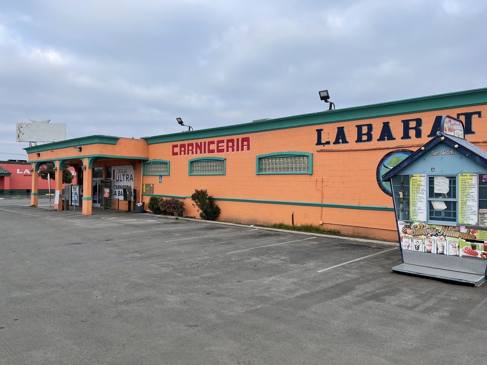 La Barata Market Logo