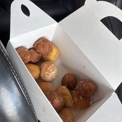 Dunkin' - ordered 25 got 20. didn't fill up cup all the way. horrible service never go here. they all ugly too and can get it any day lmk.