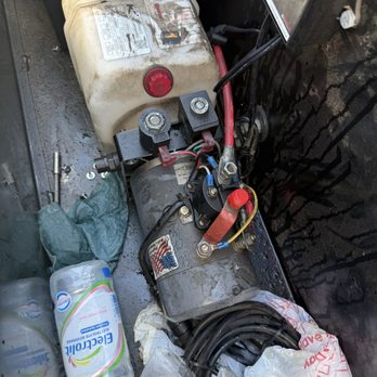 Go Rigworx - HYDRAULIC PUMP REPLACEMENT/TROUBLESHOOTING ON DUMP TRAILER - Trailer Repair Near Me - Valley Center, California Go Rigworx - HYDRAULIC PUMP REPLACEMENT/TROUBLESHOOTING ON DUMP TRAILER - Trailer Repair Near Me - Valley Center, California