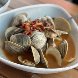 The Boathouse - Boathouse steamed Clams