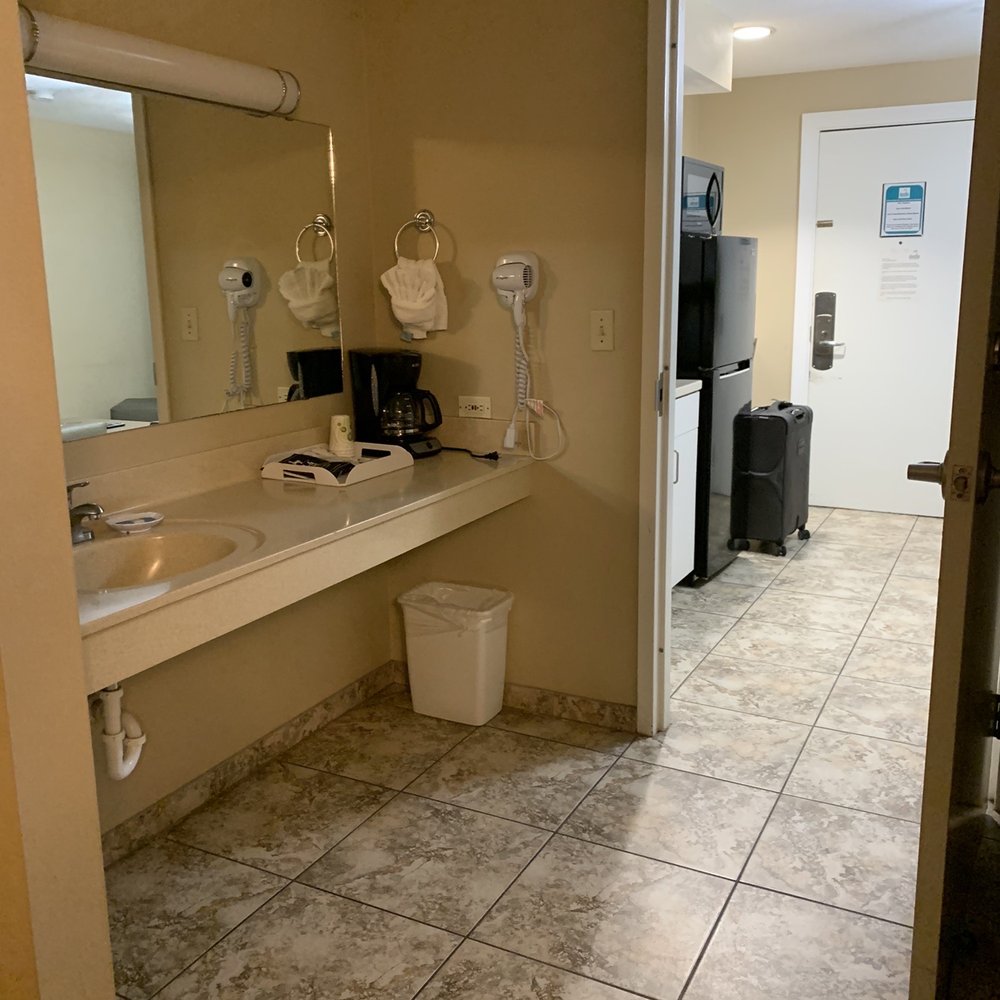 Destin Army Recreation Area - Suite 2 Queen Beds- bathroom sink separate of shower - Resorts Near Me - Destin, Florida Destin Army Recreation Area - Suite 2 Queen Beds- bathroom sink separate of shower - Resorts Near Me - Destin, Florida